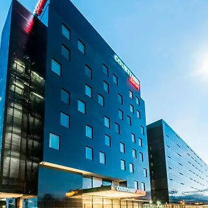 4* Отель Courtyard By Marriott Airport